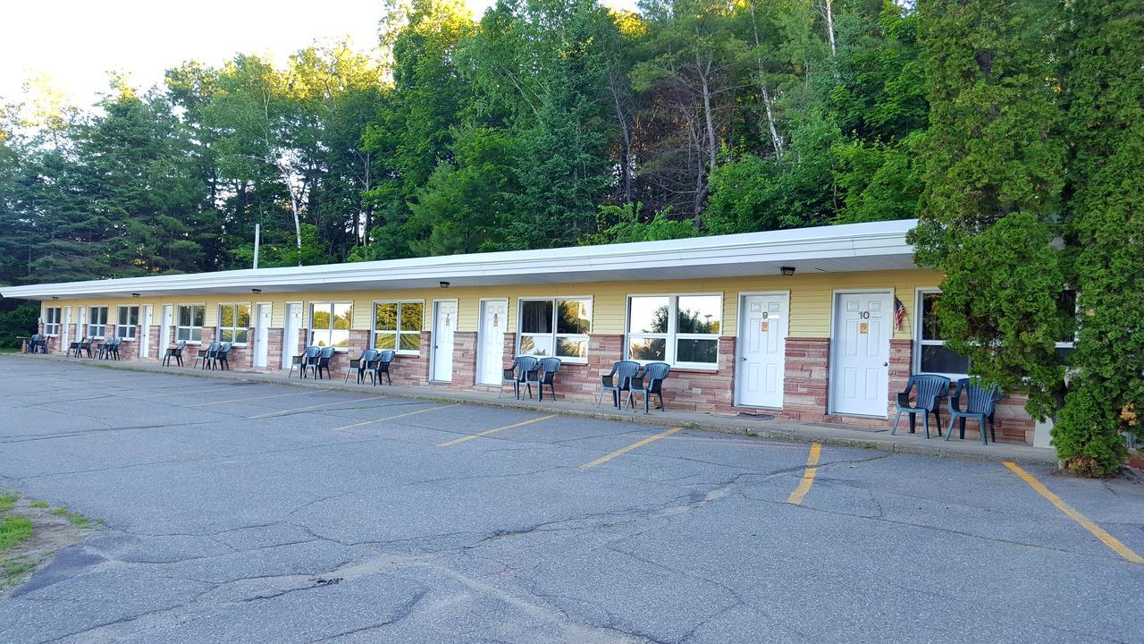 Stucco Lodge Bangor Bagian luar foto