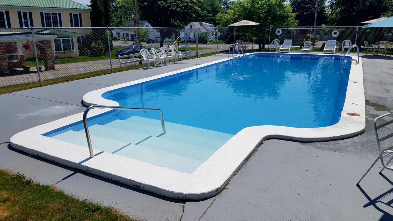 Stucco Lodge Bangor Bagian luar foto